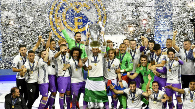 末节反超，全场炸裂（最后一节逆转取胜，全场沸腾）