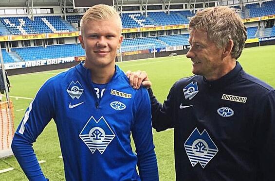 0-3！中国女排被淘汰主帅怒斥队员排球世锦赛无缘四强（0-3出局！中国女排无缘世锦赛四强 主帅赛后怒批队员）