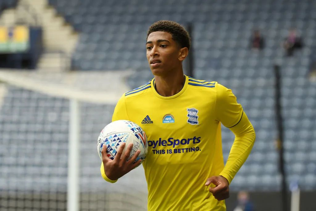 曼联队史最高薪11人阵容：C罗领衔，博格巴和拉什福德入选（曼联史上最高薪11人阵容：C罗领衔，博格巴、拉什福德在列）