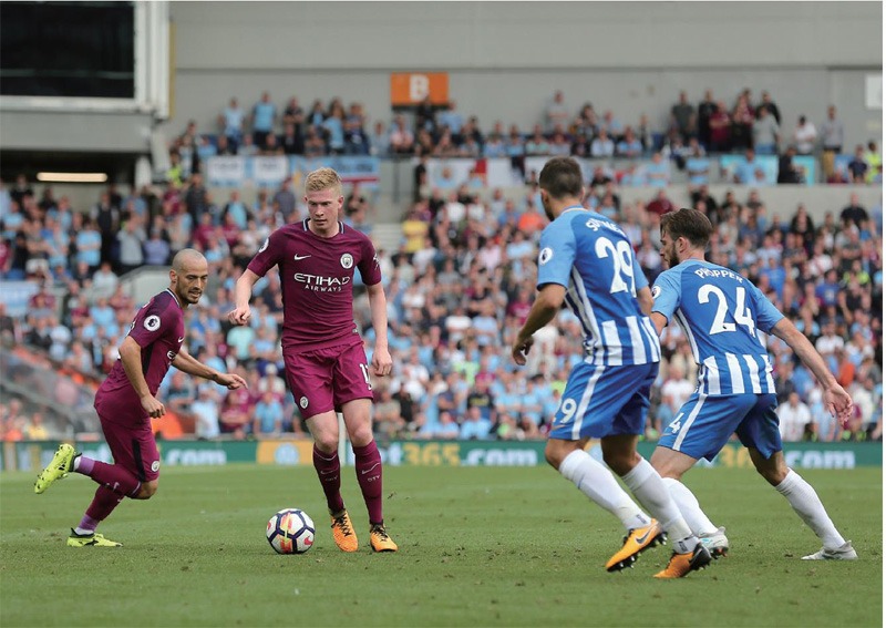 过去9次英超圣诞榜首5次最终夺冠，其余4次均是曼城逆袭（近9次英超圣诞榜首仅5次守住冠军，其余4次皆被曼城逆袭夺冠）