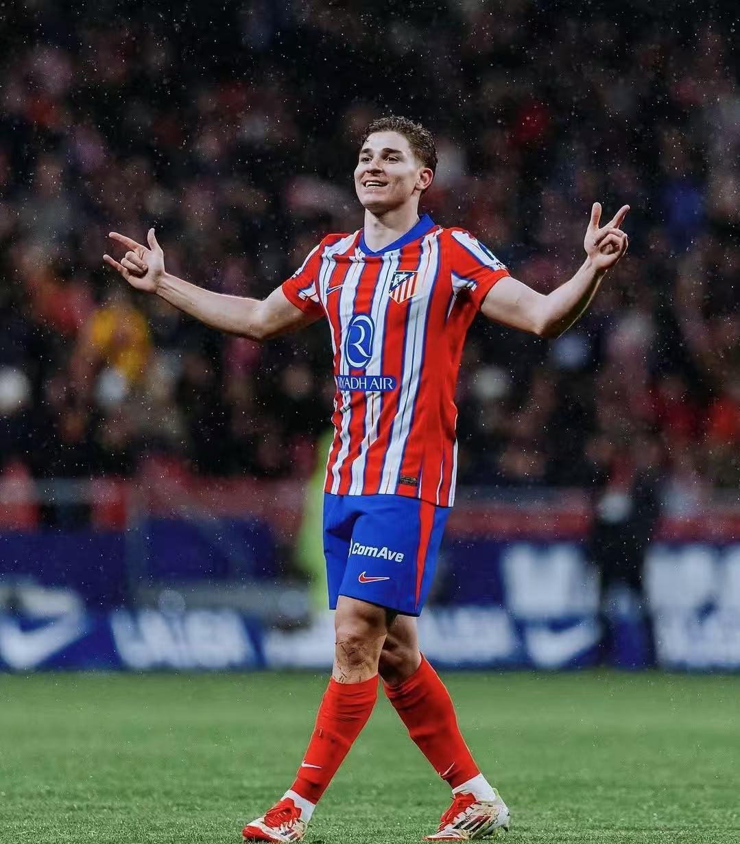 拉什福德单刀踢失表现懒散，巴萨买断前景黯淡（拉什福德错失单刀状态低迷，巴萨买断希望渺茫）