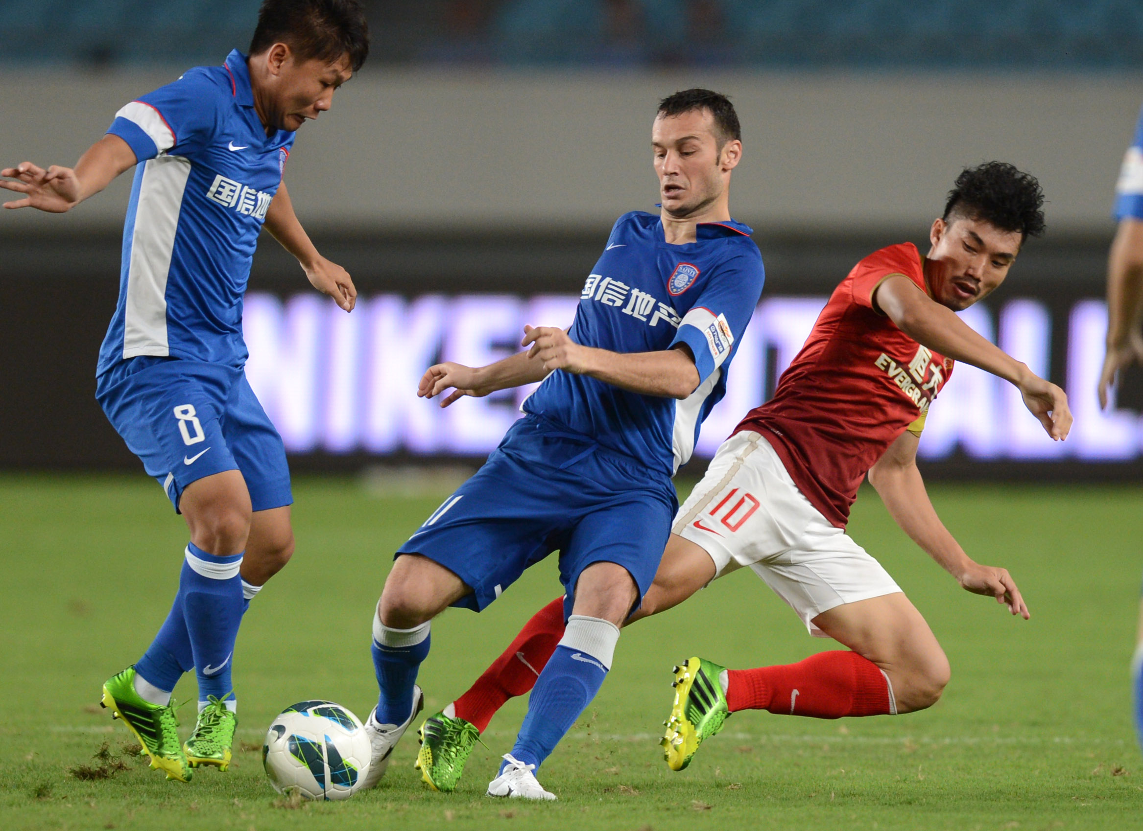 洪尼：射门被扑出不可思议，巴萨球员最后只希望比赛尽快结束（洪尼感叹神奇扑救，末段巴萨众将只盼比赛快结束）