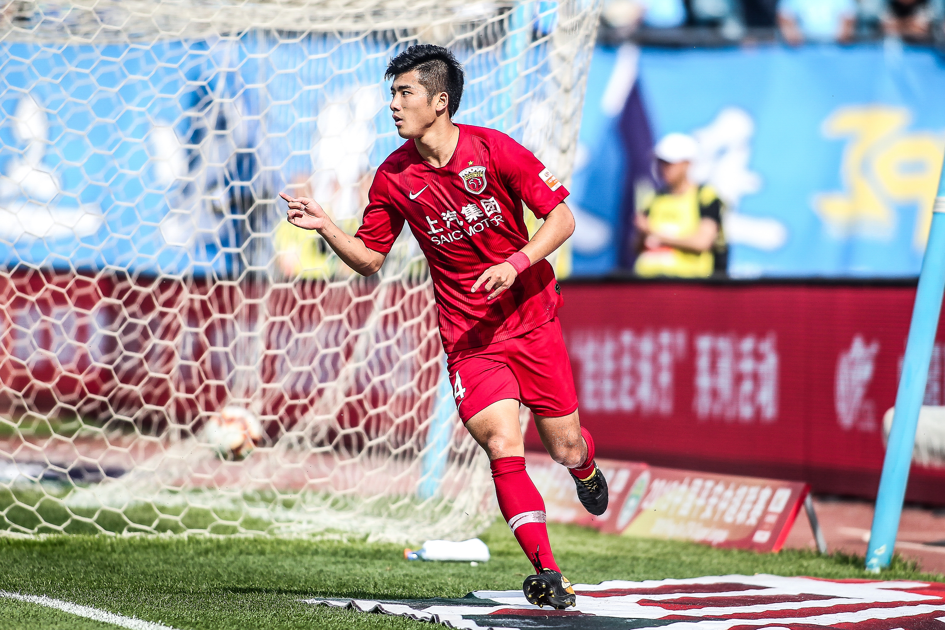 徐正源：韦世豪只归队练了一天；罗慕洛受伤可能因天气冷（徐正源称韦世豪仅归队合练1天，罗慕洛受伤或与低温有关）