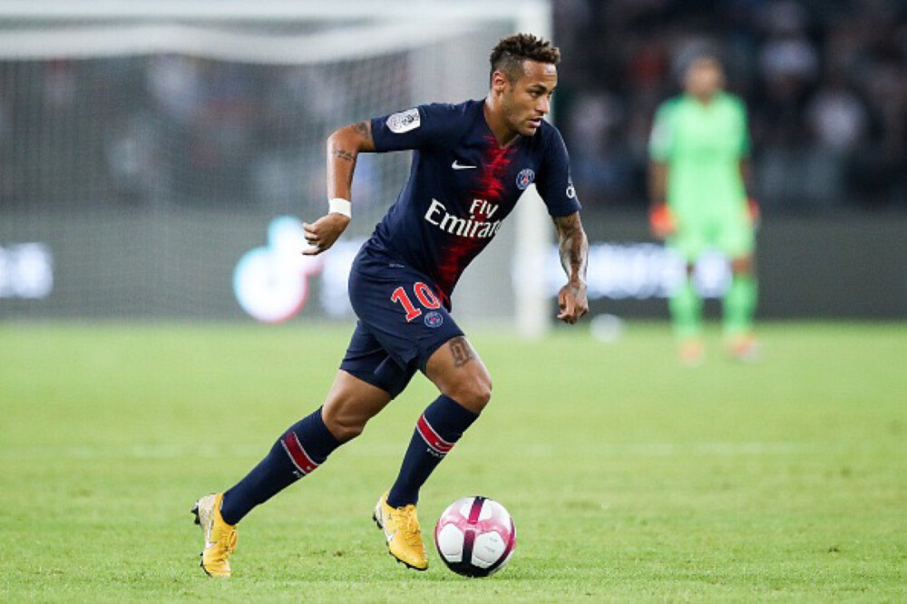 诺伊尔：乌尔比希一定会接替我的位置；我想慢慢考虑未来（诺伊尔肯定乌尔比希将接班，个人未来将从长计议）