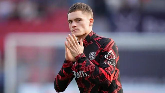 稳得可怕！胡金秋9中8高效拿下19分5板1帽 第三节10分（稳如磐石！胡金秋9投8中高效砍下19分5篮板1盖帽，第三节独得10分）