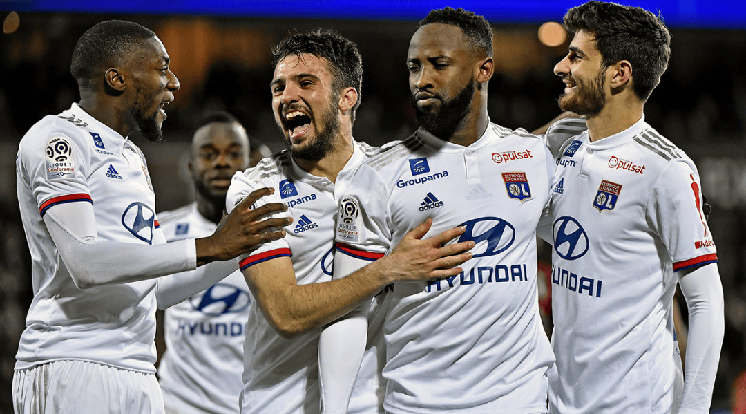 独眼战神！布基纳法索进球功臣米农古，左眼已完全失明（布基纳法索功臣米农古：克服左眼失明，奉献关键进球）