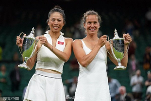 曼联官方：姆伯莫将在对阵埃弗顿的比赛中上演首秀（曼联官宣：姆伯莫战埃弗顿迎来首秀）