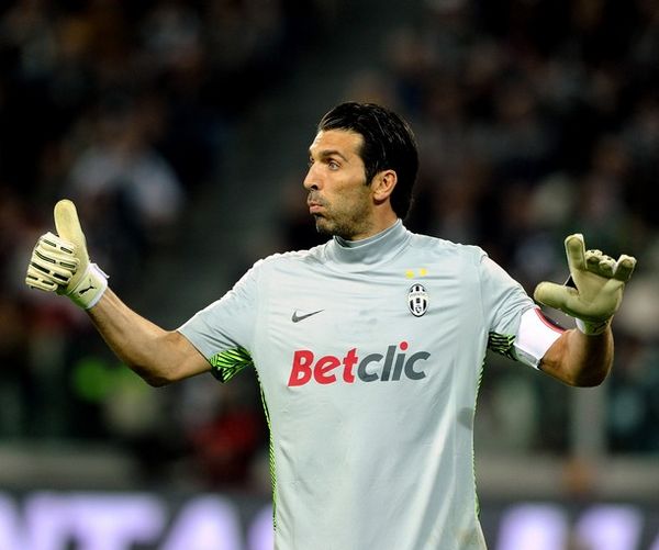 日职乙战报：千叶连入4球4-3逆转大宫，挺进附加赛决赛（日乙快讯：千叶四球大逆转4-3力克大宫，闯入附加赛决赛）