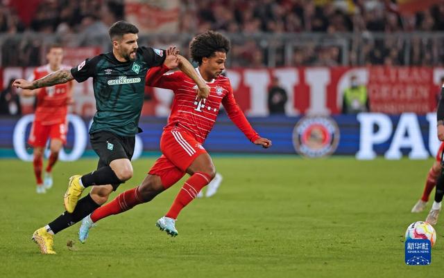 巴尔韦德：英超有很多钱，这意味着他们有很多非常优秀的球员（巴尔韦德：英超财力雄厚，因而汇聚大量顶级球员）